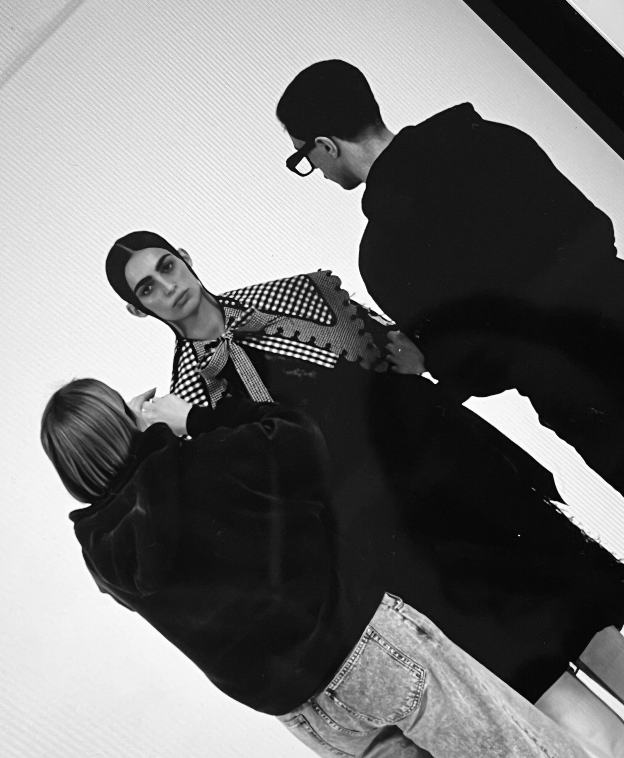 Víctor & Regina Khanipova retouching Marina. Fashion editorial