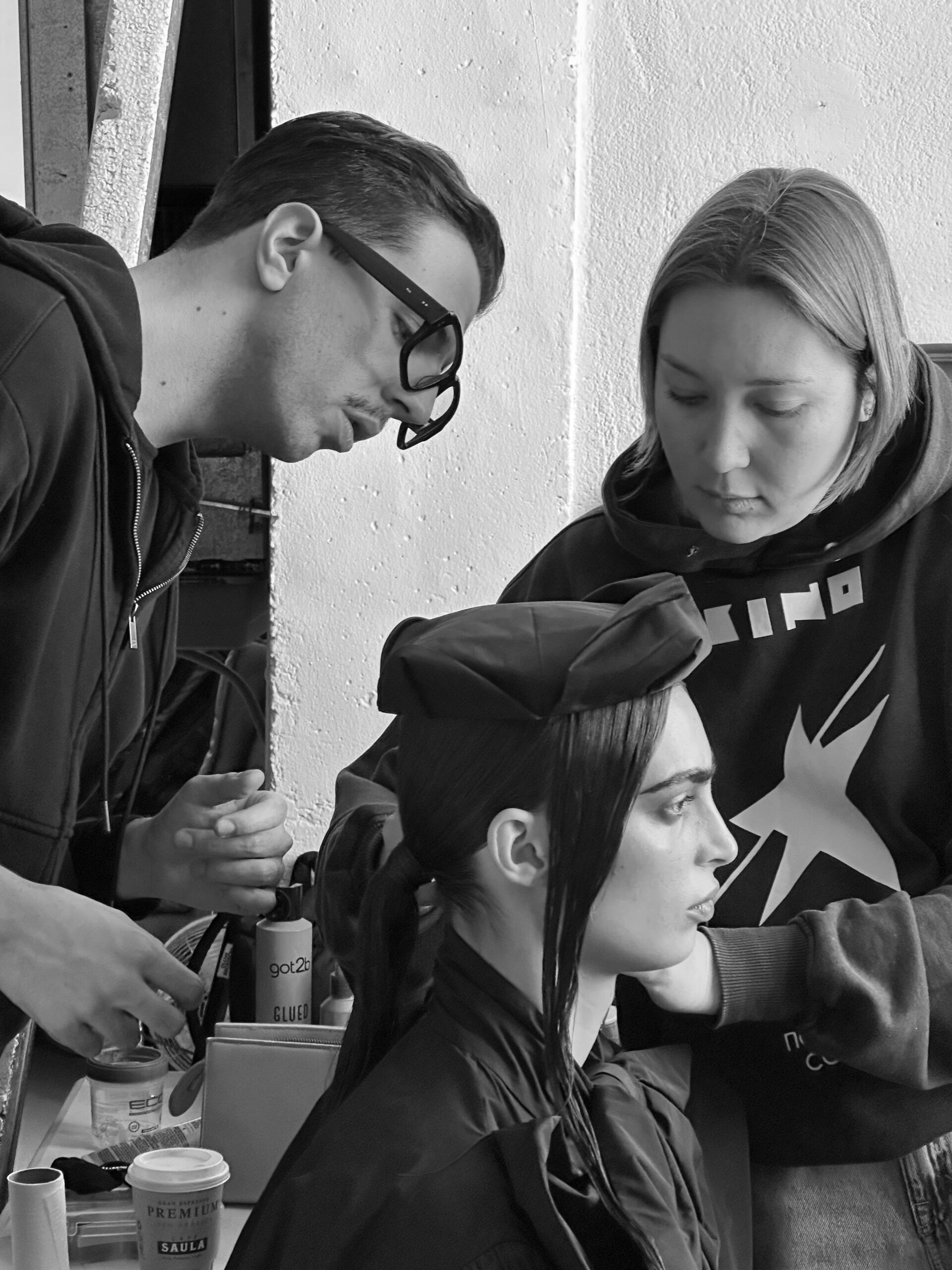 Víctor & Regina Khanipova retouching Marina. Fashion editorial