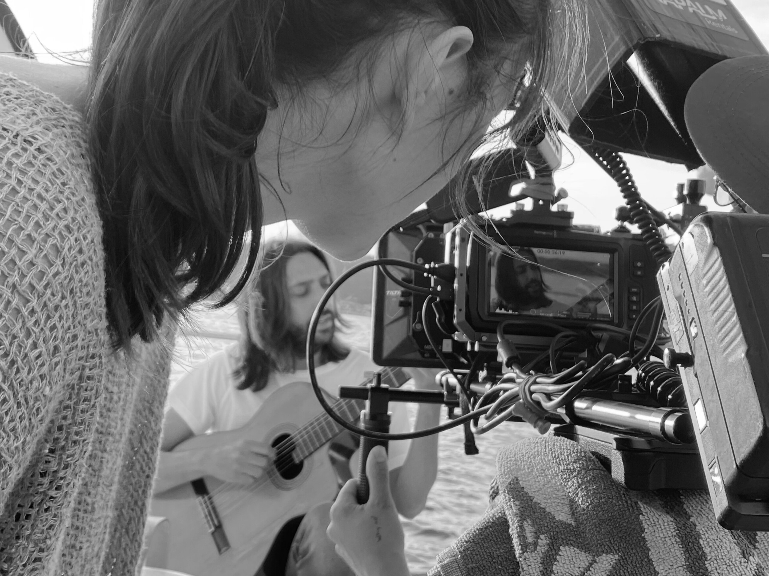 Alex and Juan Carmona. Videoclip Que Bonita